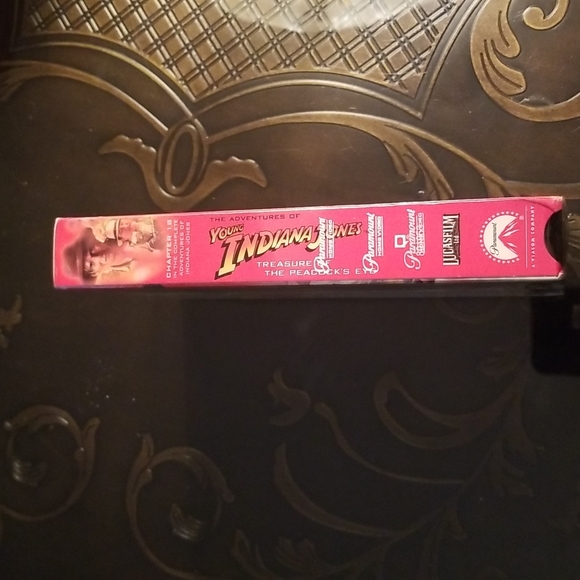 The Adventures of Young Indiana Jones New Sealed 1999 VHS - Picture 4 of 4